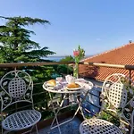 Apartment In 49872